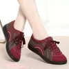 Sapatos de pano femininos estilo Velho Pequim, adequados para primavera e outono, leves, antiderrapantes, com salto baixo, abertura profunda, sola macia confortável, sapatilhas casuais, atacado