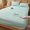 Sábana bajera ajustada de algodón bordado de color liso Protector de colchón acolchado relleno de algodón Sábana bajera acolchada Ropa de cama de algodón bordado