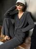 Terno esportivo da moda ocidental Cardigan Colete Calças de perna larga Conjunto de duas peças para mulheres 2025 Nova tendência casual cinza de outono
