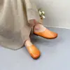 Primavera de 2024 novidades em estoque sapatos de couro bovino de primeira camada viscose cor sólida bico fechado chinelos casuais diários femininos