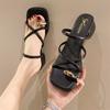 Pantuflas Francesas de Tacón Grueso para Exterior de Mujer 2025 Verano Nuevo Diseño Nicho Sandalias de Tanga de Tacón Medio con Tiras Cruzadas