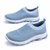 Nuevo tejido elástico multicolor 2026 con suela antideslizante de patrón ondulado, diseñado para caminar cómodamente y adecuado para madres, disponible para envío directo