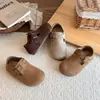 Zapatos Birkenstock para niñas estilo nuevo 2026, zapatos para niños, estilo coreano de otoño, suela gruesa, modernos, suela suave, zapatitos de cuero para niñas