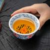 Xícara de chá kung fu antiga enrolada Zhilian prensando xícara de mão azul e branco underglaze vermelho pintada à mão xícara de mestre tigela de chá cor completa única