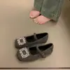 Sapatos femininos plus size, tamanhos 41 a 43, para pés largos e cheinhos, nova coleção outono/inverno 2026, estilo Mary Jane, sapatos femininos baixos, fofos e quentes de algodão