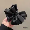 Pinza de Clip Elegante de Cabeza Baja para Bola 2025 Nuevo Elegante Pinza para el Cabello de Lazo con Pedrería Tocado de Pinza de Satén para Mujer
