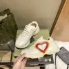 Zapatos Casuales de Lujo Ligero para Hombre Europeos 2025, Estilo Papá, Verano, Cómodos, Transpirables, Color Blanco Crudo, Deportivos para Hombre, Suela Gruesa, Modernos