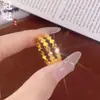 Anillo de Trébol de Cuatro Hojas Brillante CNC de Precisión Guan Guan, Diseño Único, Dorado Brillante, Anillo para Dedo Índice de Lujo Ligero para Mujer, Anillo Chapado en Oro Cobre