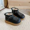 Botas Martin Casuais Infantis 2025 Outono/Inverno Novo Estilo Solado Macio Botas de Couro de Cano Médio para Meninas Estilo Chinês Retro Moda Botas de Neve