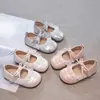 Primeros zapatos para caminar de bebé niña, zapatos pequeños de cuero estilo ballet con encaje de princesa, zapatos de bebé nuevos lindos con suela suave y moño
