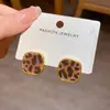 Pendientes de Terciopelo con Estampado de Leopardo de Venta Caliente Otoño e Invierno 2026 para Mujer, Estilo Hong Kong Retro Moda Versátil Elegante Pendientes de Gama Alta