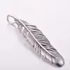 Collar de Acero Inoxidable con Colgante de Pluma de Acero de Titanio Takahashi Goro para Hombre Joyería Versátil Accesorio para Hombre Lujo Ligero