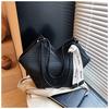 Bolso Hueco de Gran Capacidad Transfronterizo Bolso de Hombro Casual Nuevo para Mujer Verano 2025 Textura Popular Bolso Tote para Viajes