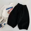 Calça infantil Mai Bao 2026 novo estilo de inverno para meninos, calça jogger de cor sólida com forro de fleece, calça casual folgada, moderna