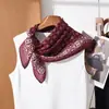 Lenço Quadrado 65cm com Padrão Espinha de Peixe Simples e Elegante para Mulheres, Lenço de Seda de Luxo Leve de Alta Qualidade, Lenço Multifuncional para o Dia a Dia, Xale e Lenço
