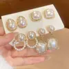 Conjunto de Dez Brincos Pingente Flor de Pérola Agulha de Prata e Diamante, Brincos Modernos e Versáteis, Brincos Retro de Luxo Leve para Mulheres