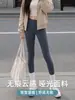Pantalones de tiburón color café para mujer, adecuados para primavera y otoño, pantalones de yoga y fitness gruesos de cintura alta que levantan los glúteos, nuevo estilo 2026, leggings ajustados