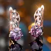 Populares en Europa y América Venta Caliente Transfronteriza Pendientes de Aro Color Oro Rosa con Patrón de Diamante Morado Incrustados con Diamantes Blancos Pendientes Exquisitos Elegantes para Mujer