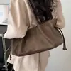 Bolso de Mano Exquisito para Mujer 2026 Moda Nuevo Vintage Bolso de Hombro Bajo el Brazo Otoño Súper Popular Gamuza Lujo Ligero Gran Capacidad