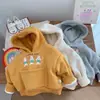 Moletom com capuz forrado de fleece infantil, estilo cartoon de inverno, design unissex moderno, bolsos grandes, peça de cima e agasalho da moda para bebês e crianças pequenas