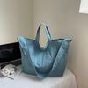 Bolsa de Ombro de Lona Lisa Casual Estilo Japonês para Mulheres, Grande Capacidade, Novo Modelo 2025, Adequada para o Trajeto Matinal, Bolsa Tote Versátil
