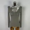 Camiseta Versátil de Manga Longa com Decote Baixo, Ajuste Slim, Sexy e que Valoriza a Figura, Moda Feminina Dongdaemun Coreana