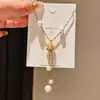 Sueño de Perla Dorada~Collar de Perlas y Circonita Estilo Lujo Ligero, Cadena Elegante para Clavícula Galvanizada en Oro Real de 18K, Elegante Accesorio para el Cuello Estilo Francés