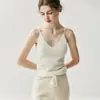 Camisole cinza estilo francês com decote V e alças finas, um top sem mangas estiloso e elegante para mulheres, perfeito para usar em camadas no outono