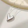 Colar Pingente Coração de Metal Minimalista de Alta Qualidade, Joia Elegante e Luxuosa para o Dia a Dia