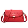 Bolsas para Mujer Transfronterizas Estilo Nuevo Versátil Piel Suave Repujada Bolso de Hombro para Señoras de Mediana Edad Bolso Cruzado Venta al por Mayor