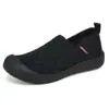 Sapatos de Pano Novos e Antigos de Pequim para Primavera e Verão 2025, Slip-on, Sola Macia Antiderrapante, Sapatos Preguiçosos Leves Confortáveis para Mães