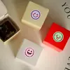 Pegatinas de Recompensa Divertidas y Lindas de Caras Sonrientes de Colores Pegatinas de Dibujos Animados DIY Hechas a Mano para Bolsas de Compras y Sellos de Cajas de Regalo