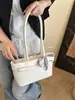 Bolsa de Axila Nicho Laço Doce Feminina 2025 Nova Moda Bolsa Tote Simples de Grande Capacidade Coreia do Sul