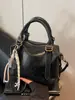 Bolsa Pequena Exclusiva Externa Feminina Nova Moda Primavera e Verão 2025 Bolsa Transversal Feminina Portátil Bolsa Boston Almofada