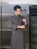 Uniforme de chef de catering de alta gama con tapeta diagonal, que presenta tres capas protectoras, adecuado para cocinas de hotel; Bata de chef de manga larga, con la opción de añadir un logo bordado