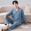 Novo conjunto de pijama 100% algodão, macio, simples, modelagem solta, de manga longa e calça comprida para homens, adequado para usar em casa ou como roupa de exterior.