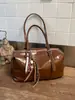 Bolsa de Ombro Retro Simples para Mulheres 2026 Outono Nova Grande Capacidade Elegante para Roupas de Trabalho Versátil Bolsa Tote de Ombro
