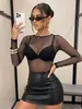 Top de manga larga transparente sexy estilo callejero de chica popular, top adelgazante favorecedor de cuello redondo, rejilla transfronteriza europea y americana, en stock
