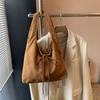 Casual Soft Noodles Commuter Bolsa de Grande Capacidade Feminina 2024 Nova Moda Retro Bolsa de Ombro All-match Tote Bolsa Balde