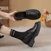 Populares zapatos británicos de cuero con suela gruesa para mujer, nuevos mocasines versátiles de otoño 2026 con suela blanda, zapatos sin cordones