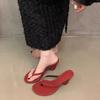 Chinelos Emagrecedores Versáteis Largos Estilo Universitário Sandálias de Verão Sapatos da Moda Femininos para Uso Externo Saltos Altos para Mulheres com Pés Largos Estilo Francês