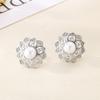 Aretes Exquisitos de Acero de Titanio con Perlas de Acero Inoxidable para Mujer Lujo Ligero de Alta Gama Moda Elegante Aretes de Flores Aretes de Perlas