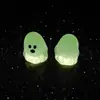 Accesorios de resina de dibujos animados transfronterizos, modelo de pequeño fantasma que brilla en la oscuridad para bricolaje, decoración de escritorio de Halloween para micro paisajismo