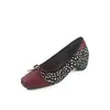 Zapatos de ballet estilo francés de punta redonda en ante de oveja con detalles de lazo, colección otoño 2026, zapatos de tacón medio de piel genuina con aumento de altura interno