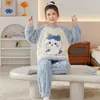 Pijama infantil de fleece coral, quente para outono e inverno, design fofo de desenho animado, conjunto de flanela infantil para usar em casa
