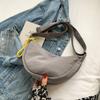 Bolso Pequeño para Mujer 2023 Nuevo Simple Estilo Coreano de Moda Bolso de Hombro Cruzado Nylon Casual Color Sólido Bolso Semicírculo Estilo de Moda