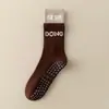 Calcetines de Yoga de Costilla Doble Silicona Antideslizante Bloque de Color Versátiles de Media Pantorrilla Absorbentes del Sudor Transpirables Profesionales para Fitness Pilates