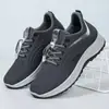 Zapatos deportivos casuales de primavera para mujeres mayores, zapatos ligeros para viajar, zapatos de malla transpirable para padres, zapatos para caminar para personas de mediana edad y mayores