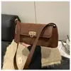 Outono e Inverno 2025 Nova Cor Sólida Lock Bolsa Transversal Estilo Francês Retro Design Simples Estilo Estrangeiro Bolsa Baguete Bolsa de Ombro Bolsa Feminina