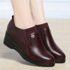Zapatos de cuero de entrega de una sola pieza con cuña para mujer 2024 nuevos zapatos planos para mujer de mediana edad y ancianos zapatos de cuero suave para madre zapatos de primavera y otoño de una sola pieza